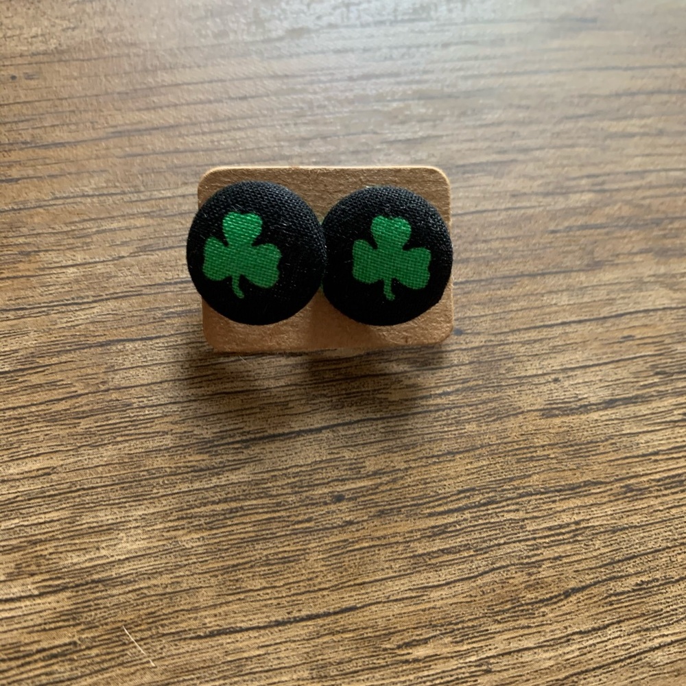 Shamrock clover button earrings